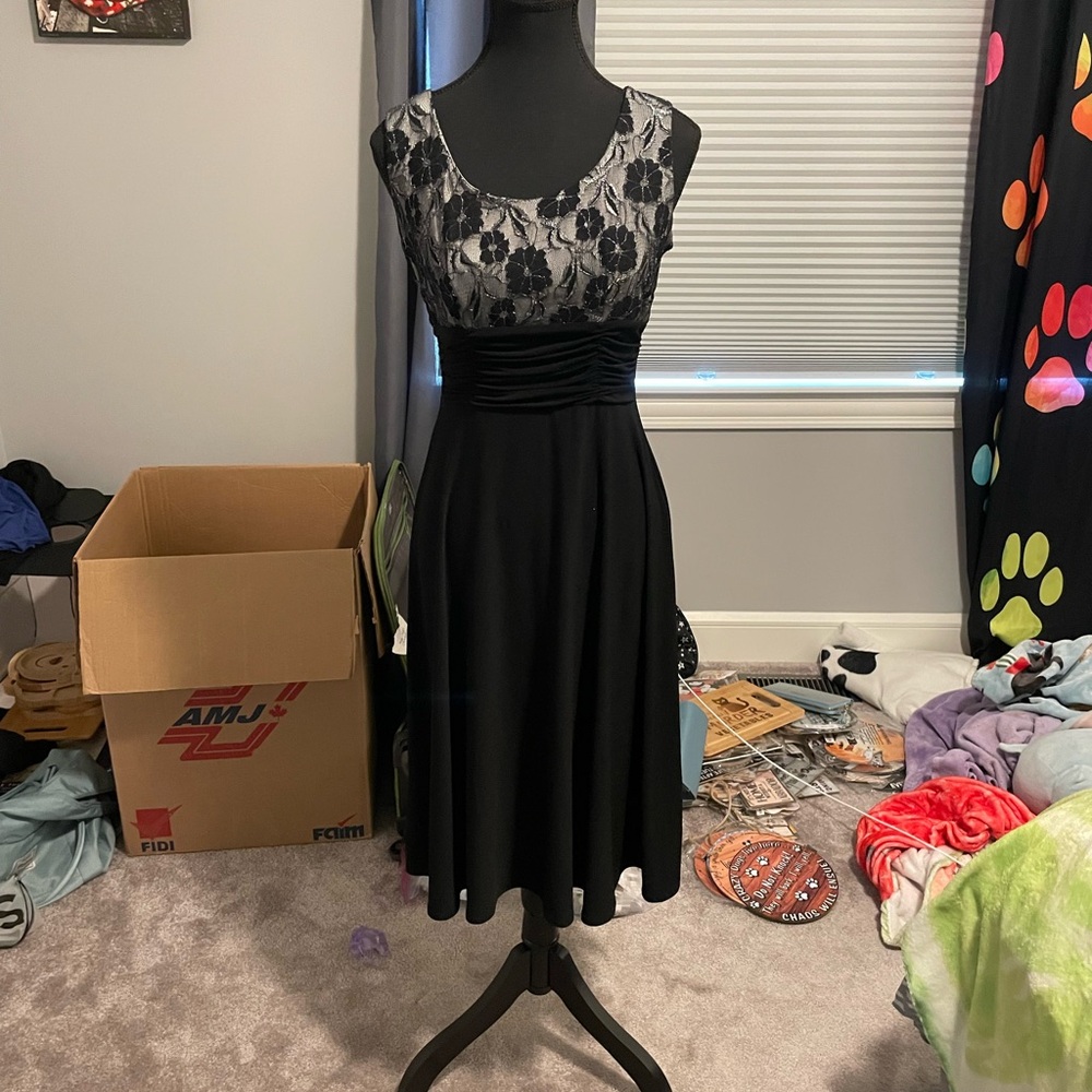 Nine West Black and White Fit and Flare Midi Dress
